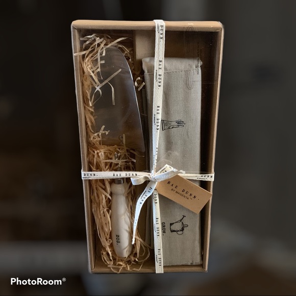 Rae Dunn Garden Set